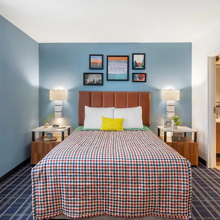 Uptown Suites Extended Stay Austin Tx - Downtown